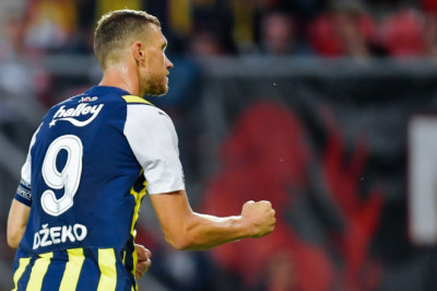 Dış Basında Fenerbahçe Oyuncusu Edin Dzeko İçin Övgü Dolu İfadeler Kullanıldı