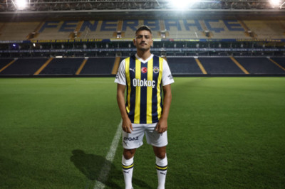 Güzel fenomen, Cengiz Ünder'in yeni aşkı çıktı! İlk kez birlikte poz verdiler