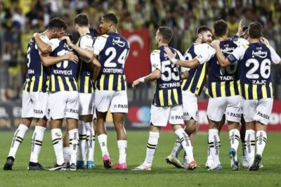 Fenerbahçe'den yıldız oyuncuya yeni sözleşme