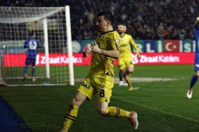 Fenerbahçe'de X faktör Mert Hakan oldu