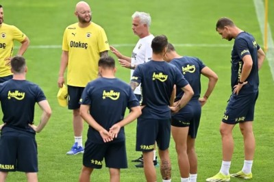 Fenerbahçe'de yolcular belli oldu! 7 futbolcu...