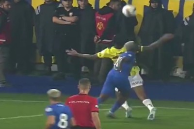 Fenerbahçe iki kez penaltı bekledi