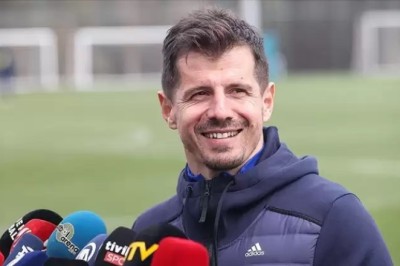 Emre Belözoğlu, yıldız futbolcu ile görüştü! 