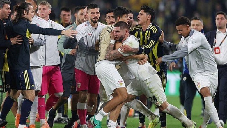 Bitiş Düdüğünün Ardından Saha Karıştı.